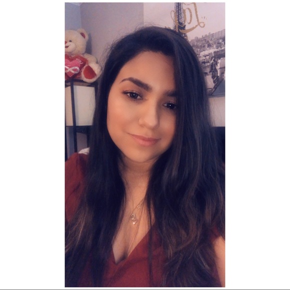 Meet your Posher, Mayra - Picture 2 of 2